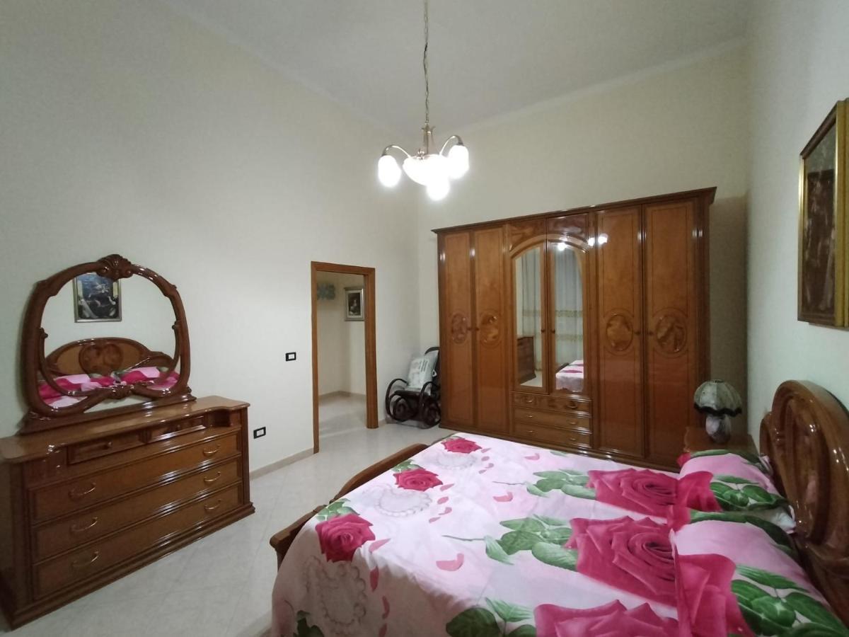 Casa Vacanze Al Castello Trani Buitenkant foto
